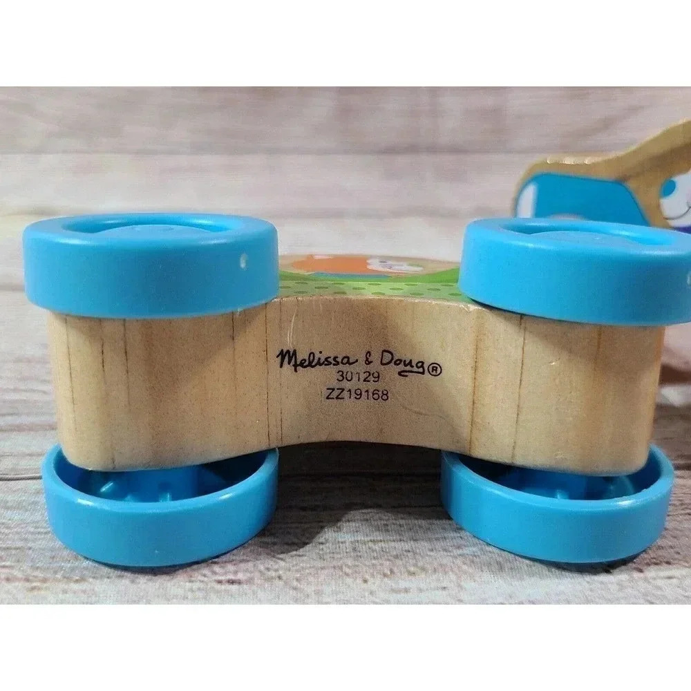 Melissa And Doug Lot Of 2 First Play Wooden Stackable Cars Plastic Wheels 4" - Picture 4 of 4